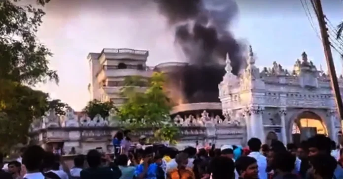 উত্তরায় নাদিম হাসানের বাড়িতে ভাঙচুর, মাইক্রোবাসে আগুন