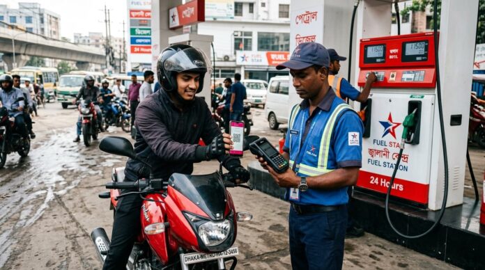 ফিলিং স্টেশনে মোটরসাইকেল চালকের স্মার্টফোন থেকে কিউআর কোড স্ক্যান করা হচ্ছে।