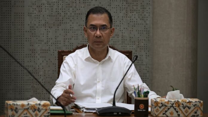 প্রধানমন্ত্রীর বিদেশ সফর নিয়ে বিভ্রান্তি নিরসনে কথা বলছেন অতিরিক্ত প্রেস সচিব।