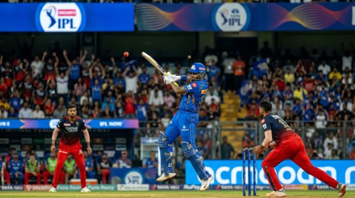 হায়দরাবাদের বিপক্ষে জয়সূচক রান নিচ্ছেন ঋষভ পান্ত।